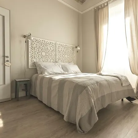 Casa Di Ele Гостевой дом Рим